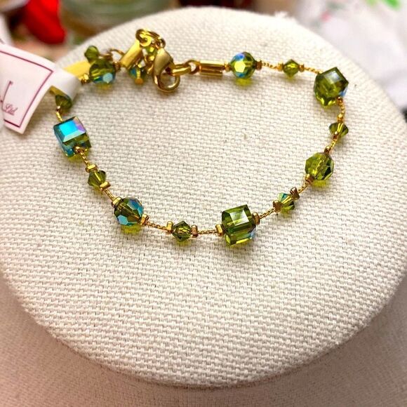 Dabby reid olive faux stone Leif iridescent green crystal gold color chain - Picture 4 of 5